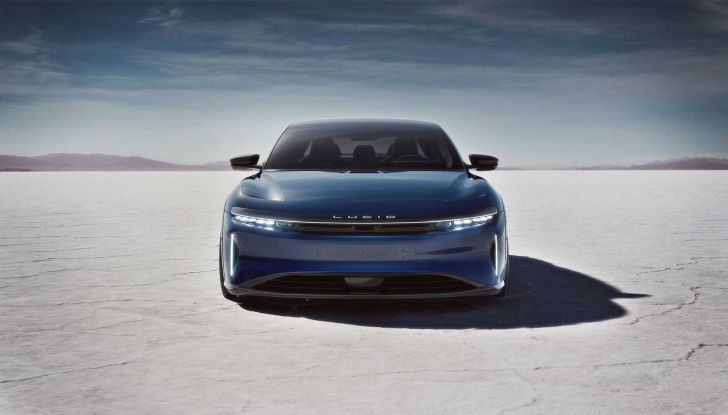 Lucid Air Sapphire: la berlina elettrica da 1.200 cavalli che sfida Tesla - Foto 12 di 19