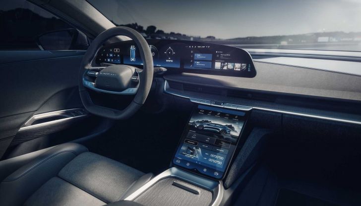 Lucid Air Sapphire: la berlina elettrica da 1.200 cavalli che sfida Tesla - Foto 17 di 19
