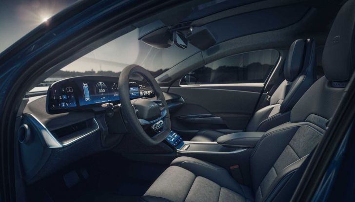 Lucid Air Sapphire: la berlina elettrica da 1.200 cavalli che sfida Tesla - Foto 18 di 19