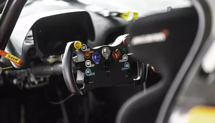 McLaren Artura Trophy II: la GT4 britannica pronta al Campionato 2023 - Foto 10 di 10