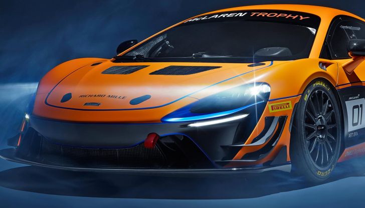 McLaren Artura Trophy II: la GT4 britannica pronta al Campionato 2023 - Foto 3 di 10