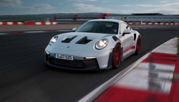 Porsche 911 GT3 RS: la berlinetta da corsa di Stoccarda in versione “street legal” - Foto 2 di 16
