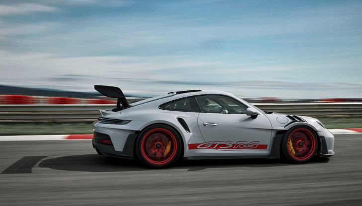Porsche 911 GT3 RS: la berlinetta da corsa di Stoccarda in versione “street legal” - Foto 5 di 16