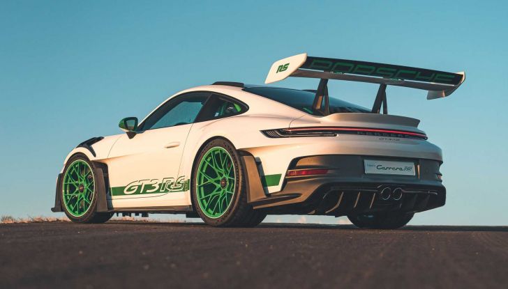 Porsche 911 GT3 RS: la berlinetta da corsa di Stoccarda in versione “street legal” - Foto 8 di 16