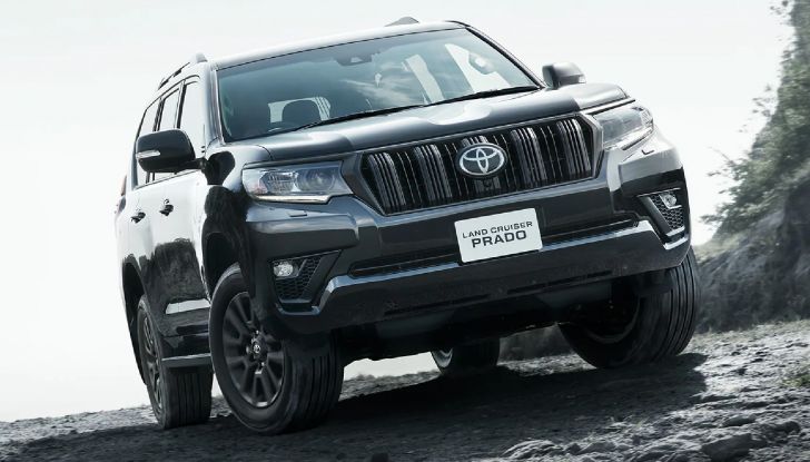 Toyota Land Cruiser: ecco la versione speciale Prado Matte Black Edition - Foto 1 di 11