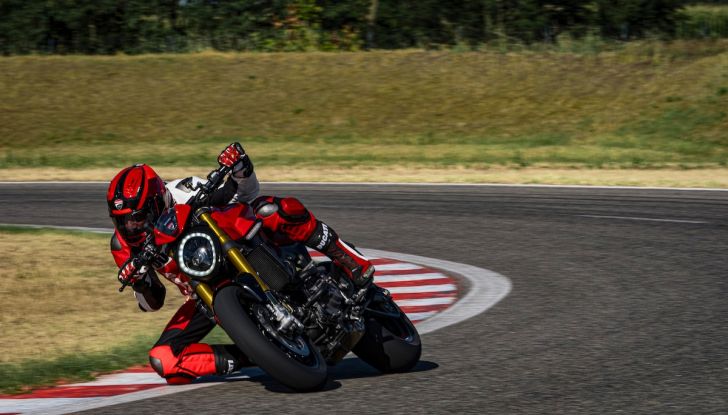 Ducati amplia la gamma Monster con la versione SP - Foto 2 di 9