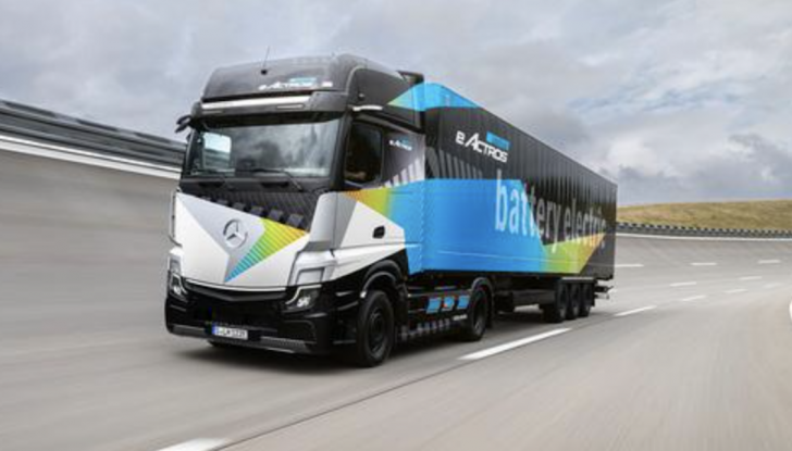 Mercedes eActros LongHaul: il primo truck elettrico - Foto 2 di 10