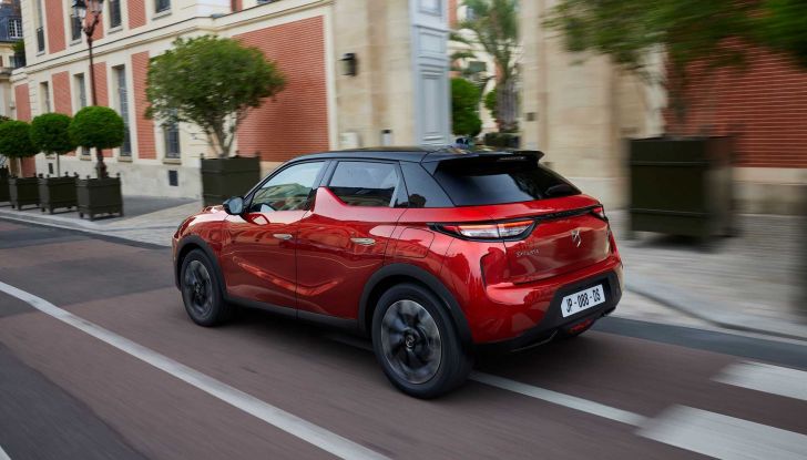 Nuova DS3 2023 restyling, prezzi e motori del crossover francese - Foto 2 di 14