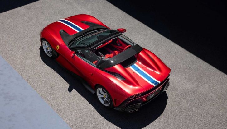 Ferrari SP51: la one-off su base 812 GTS con il V12 da 800 cavalli - Foto 4 di 9