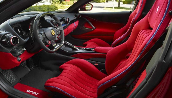 Ferrari SP51: la one-off su base 812 GTS con il V12 da 800 cavalli - Foto 8 di 9