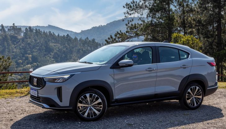 Fiat Fastback: il nuovo SUV coupé in tre allestimenti - Foto 4 di 11