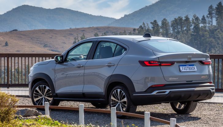 Fiat Fastback: il nuovo SUV coupé in tre allestimenti - Foto 6 di 11
