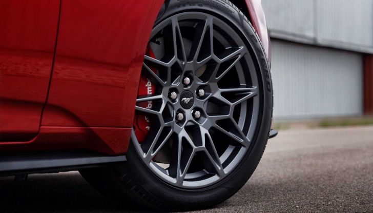 Ford Mustang 2023: ecco la 7° generazione, l’ultima a motore V8 - Foto 12 di 16