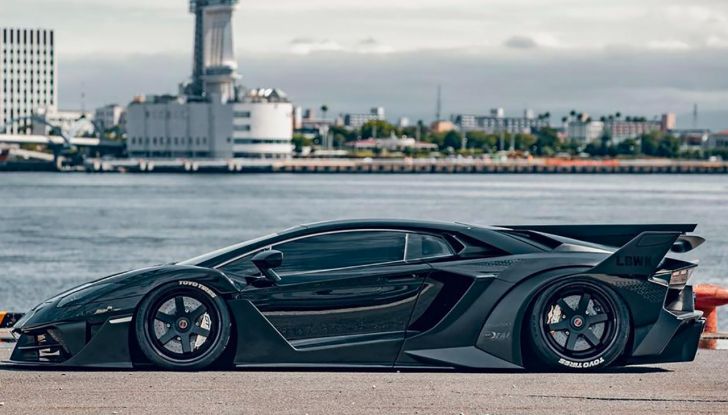 La nuova auto di Batman… è una Lamborghini Aventador! - Foto 4 di 8