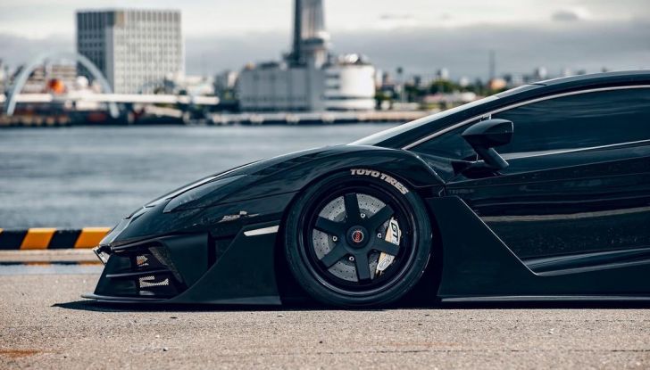 La nuova auto di Batman… è una Lamborghini Aventador! - Foto 5 di 8