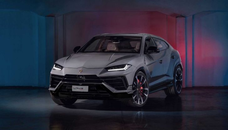 Lamborghini Urus: la versione ibrida plug-in debutterà nel 2024 - Foto 2 di 12