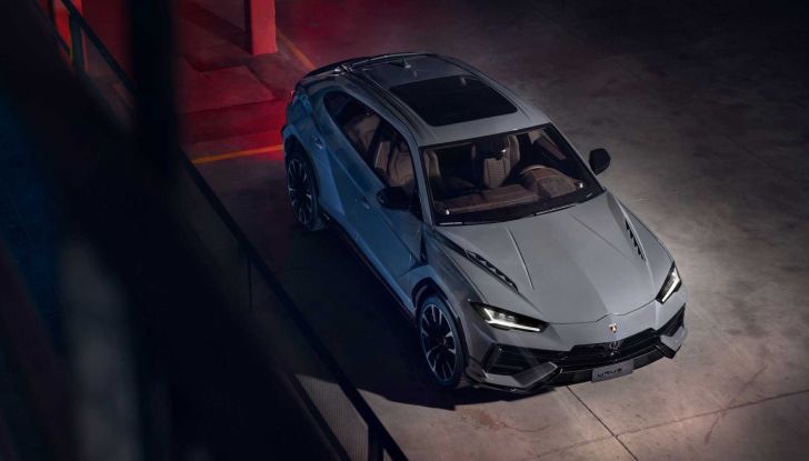 Lamborghini Urus: la versione ibrida plug-in debutterà nel 2024 - Foto 4 di 12