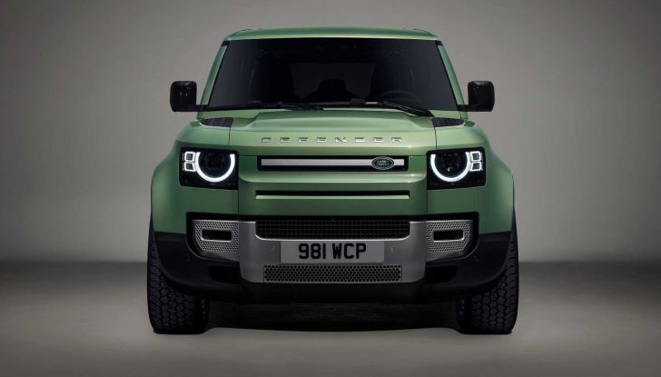 Land Rover Defender compie 75 anni: ecco la Limited Edition in Grasmere Green - Foto 4 di 10