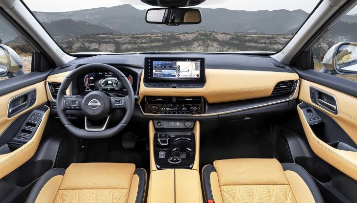 Nissan X-Trail 2022: la quarta generazione è solo ibrida, a 5 o 7 posti - Foto 15 di 18