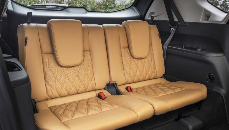 Nissan X-Trail 2022: la quarta generazione è solo ibrida, a 5 o 7 posti - Foto 18 di 18