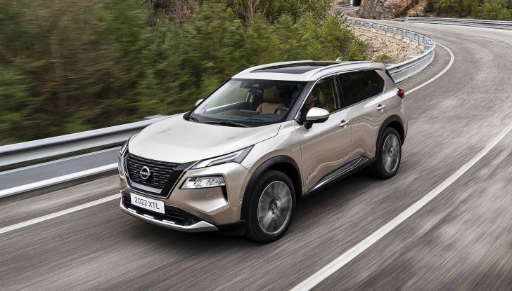 Nissan X-Trail 2022: la quarta generazione è solo ibrida, a 5 o 7 posti - Foto 2 di 18