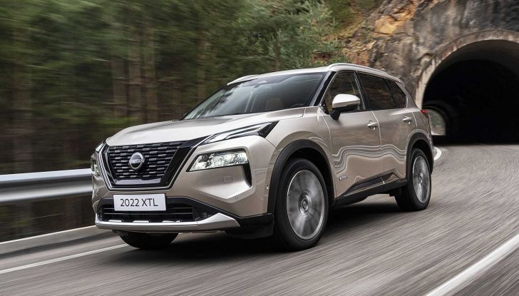 Nissan X-Trail 2022: la quarta generazione è solo ibrida, a 5 o 7 posti - Foto 1 di 18