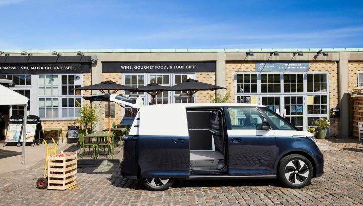 Volkswagen ID.Buzz Cargo: la versione da trasporto arriva in Italia da 47.000 Euro - Foto 4 di 15