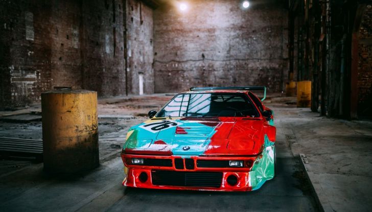 La BMW M1 dipinta da Andy Warhol protagonista di una mostra a Milano - Foto 6 di 10