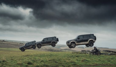 Le Land Rover Defender di James Bond protagoniste di un’asta da record