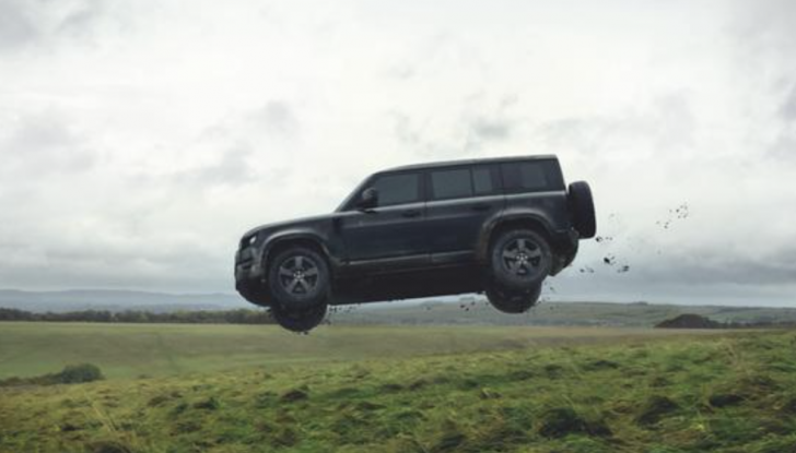 Le Land Rover Defender di James Bond protagoniste di un’asta da record - Foto 4 di 9