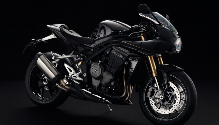 Triumph Speed Triple 1200 RR Bond Edition: l’omaggio all’agente speciale più famoso del cinema - Foto 12 di 12