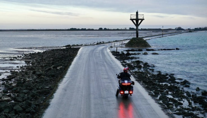 In moto in autunno e con la poggia: come fare - Foto 8 di 8