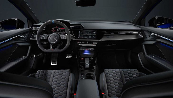 Audi RS3 Performance Edition: 407 CV per 300 km/h in serie limitata a 300 esemplari - Foto 10 di 13