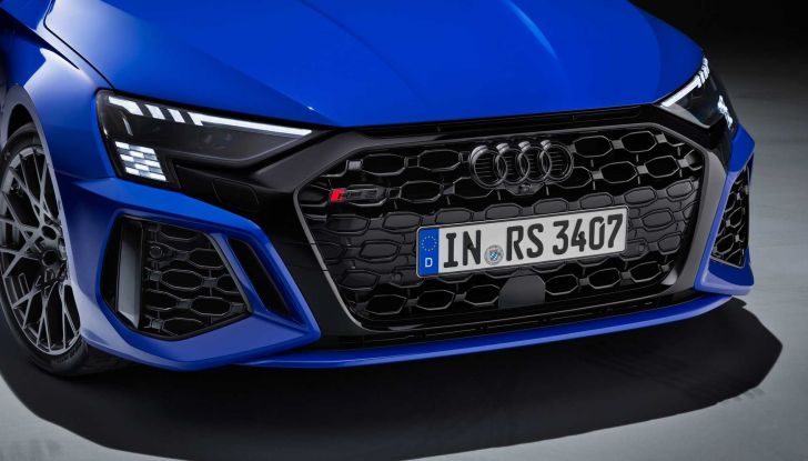 Audi RS3 Performance Edition: 407 CV per 300 km/h in serie limitata a 300 esemplari - Foto 3 di 13