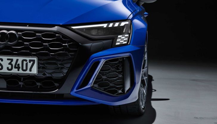 Audi RS3 Performance Edition: 407 CV per 300 km/h in serie limitata a 300 esemplari - Foto 4 di 13