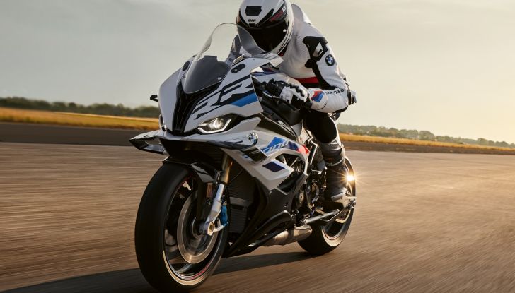 BMW S 1000 RR: tutti gli aggiornamenti del MY2023 - Foto 1 di 9