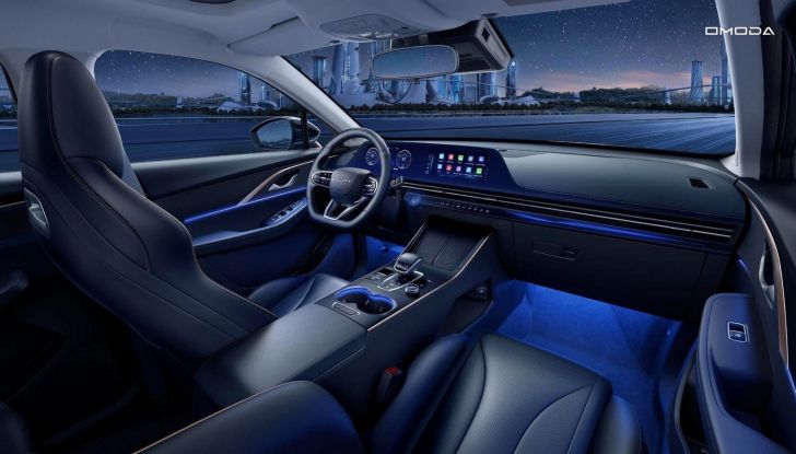 Chery Omoda 5: SUV elettrico da 204 CV e 450 km di autonomia - Foto 5 di 13