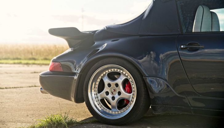 Porsche 911: la generazione 964 diventa elettrica con il restomod di Everrati - Foto 4 di 7