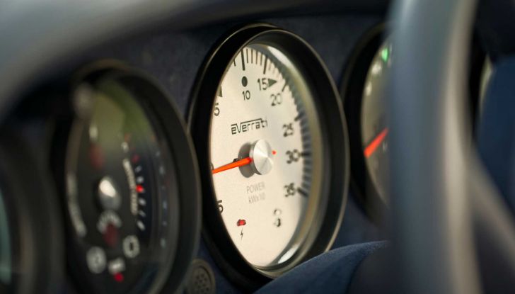 Porsche 911: la generazione 964 diventa elettrica con il restomod di Everrati - Foto 6 di 7