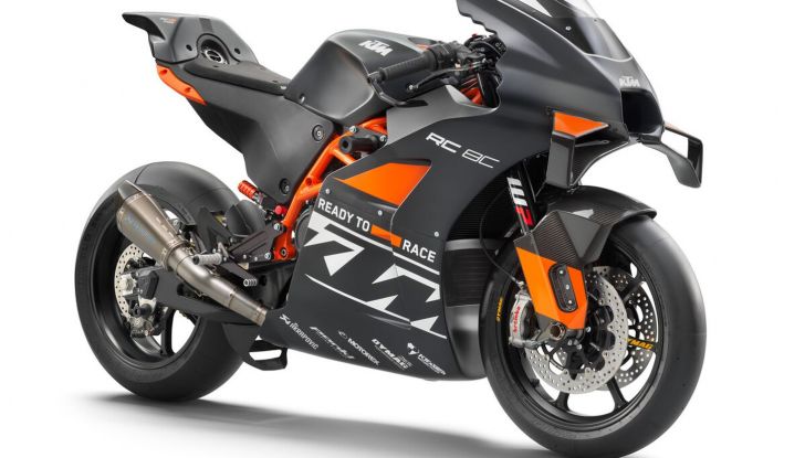 KTM RC 8C 2023: 135 CV per 142 kg di peso per la Superbike austriaca - Foto 6 di 9
