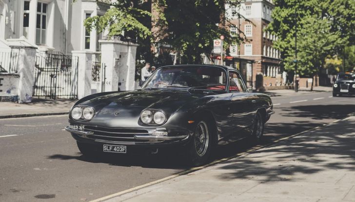 Lamborghini rende omaggio ai Beatles con la 400 GT 2+2 di “Love Me Do” - Foto 2 di 10