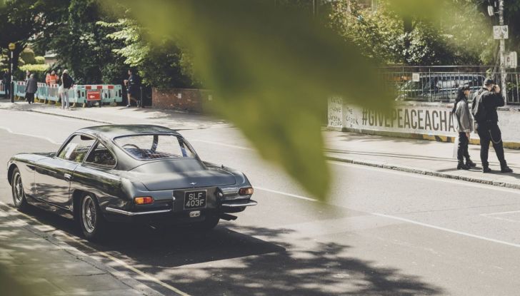 Lamborghini rende omaggio ai Beatles con la 400 GT 2+2 di “Love Me Do” - Foto 7 di 10