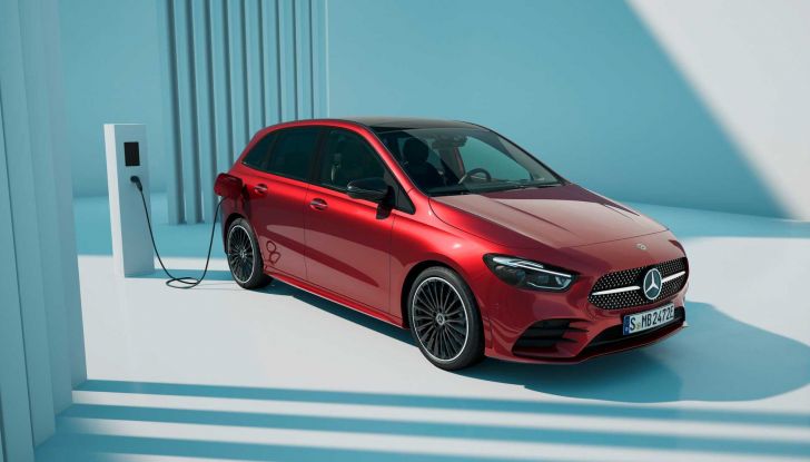 Mercedes Classe B 2023: via alle vendite, prezzi da 36.950 Euro - Foto 1 di 9