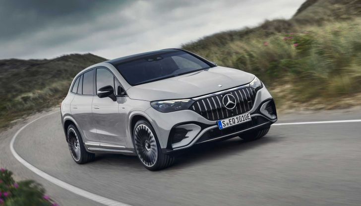 Mercedes EQE SUV: la berlina elettrica diventa ancora più grande e spaziosa - Foto 2 di 10