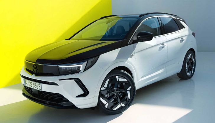 Opel Grandland GSe: il SUV ibrido plug-in si “incattivisce” - Foto 1 di 7