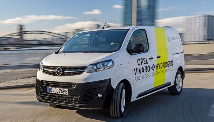 Opel Vivaro-e Hydrogen: il furgone Fuel Cell arriva a 400 km di autonomia - Foto 13 di 22