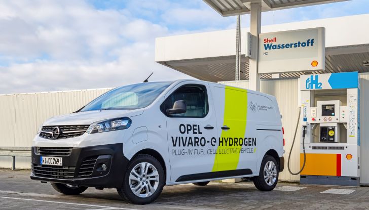 Opel Vivaro-e Hydrogen: il furgone Fuel Cell arriva a 400 km di autonomia - Foto 16 di 22