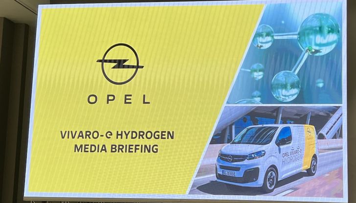 Opel Vivaro-e Hydrogen: il furgone Fuel Cell arriva a 400 km di autonomia - Foto 9 di 22