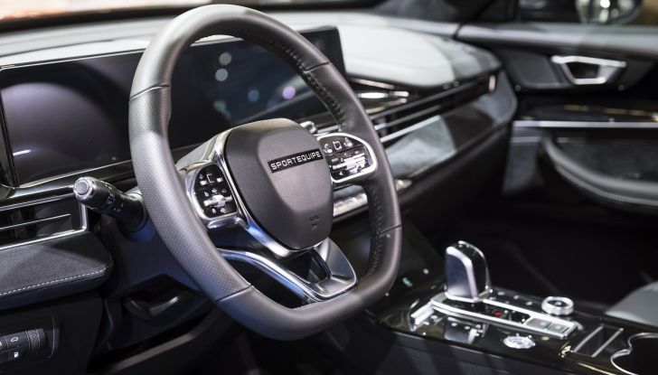 Sportequipe 8: sette posti con l’ibrido plug-in… oppure a GPL - Foto 10 di 12