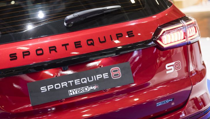 Sportequipe 8: sette posti con l’ibrido plug-in… oppure a GPL - Foto 8 di 12